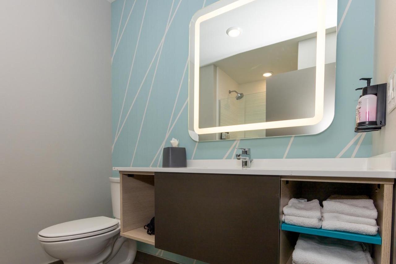 Avid Hotels - Denver Airport Area By Ihg Экстерьер фото