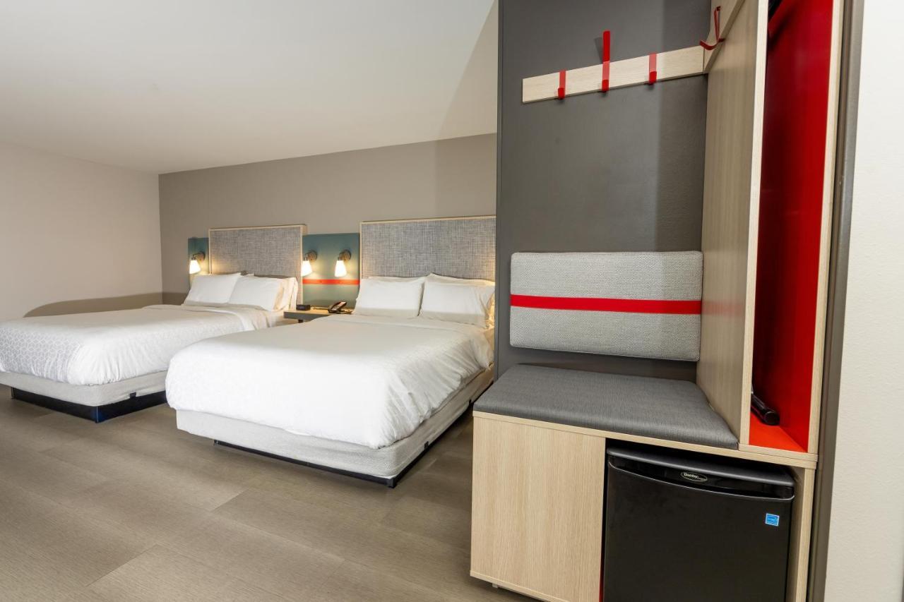 Avid Hotels - Denver Airport Area By Ihg Экстерьер фото