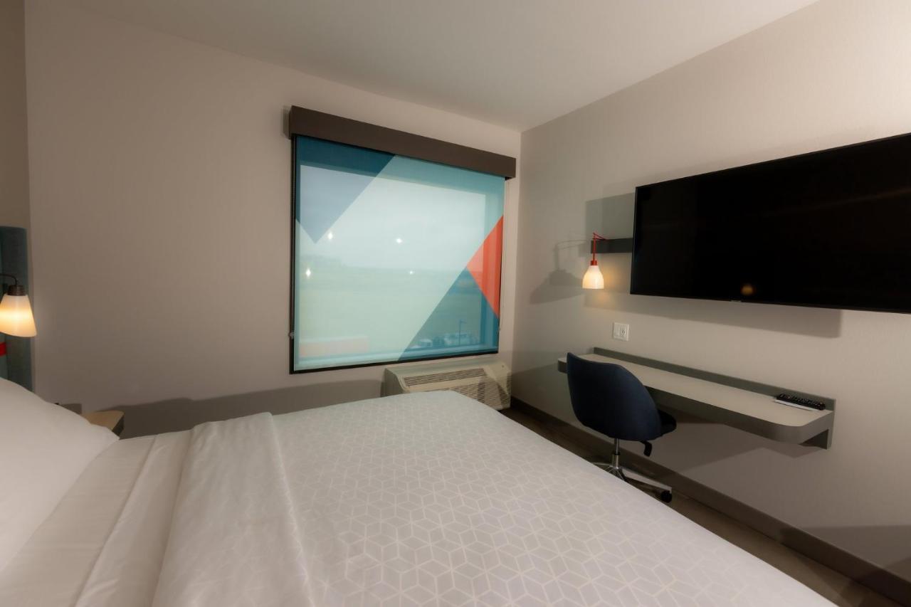 Avid Hotels - Denver Airport Area By Ihg Экстерьер фото