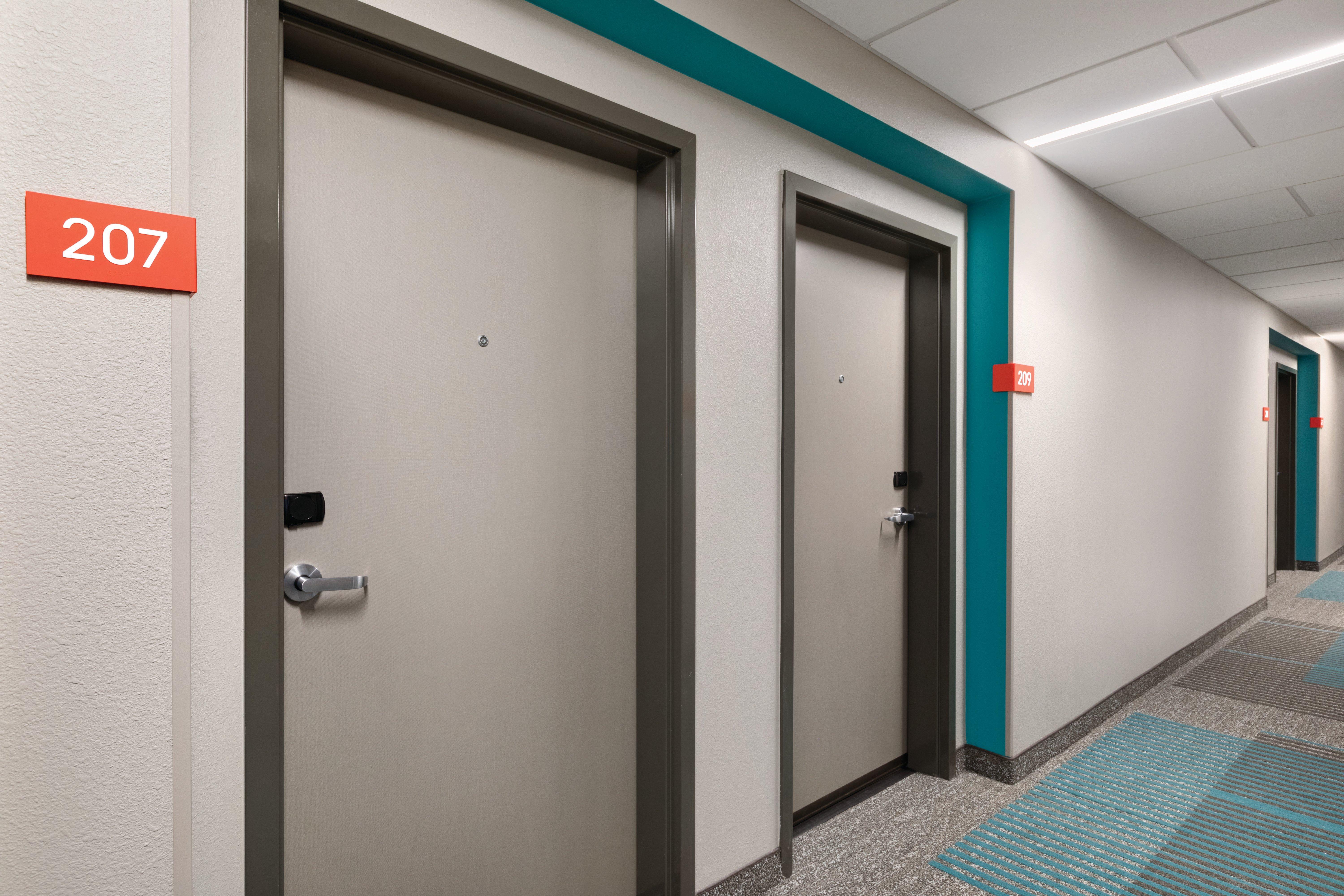 Avid Hotels - Denver Airport Area By Ihg Экстерьер фото