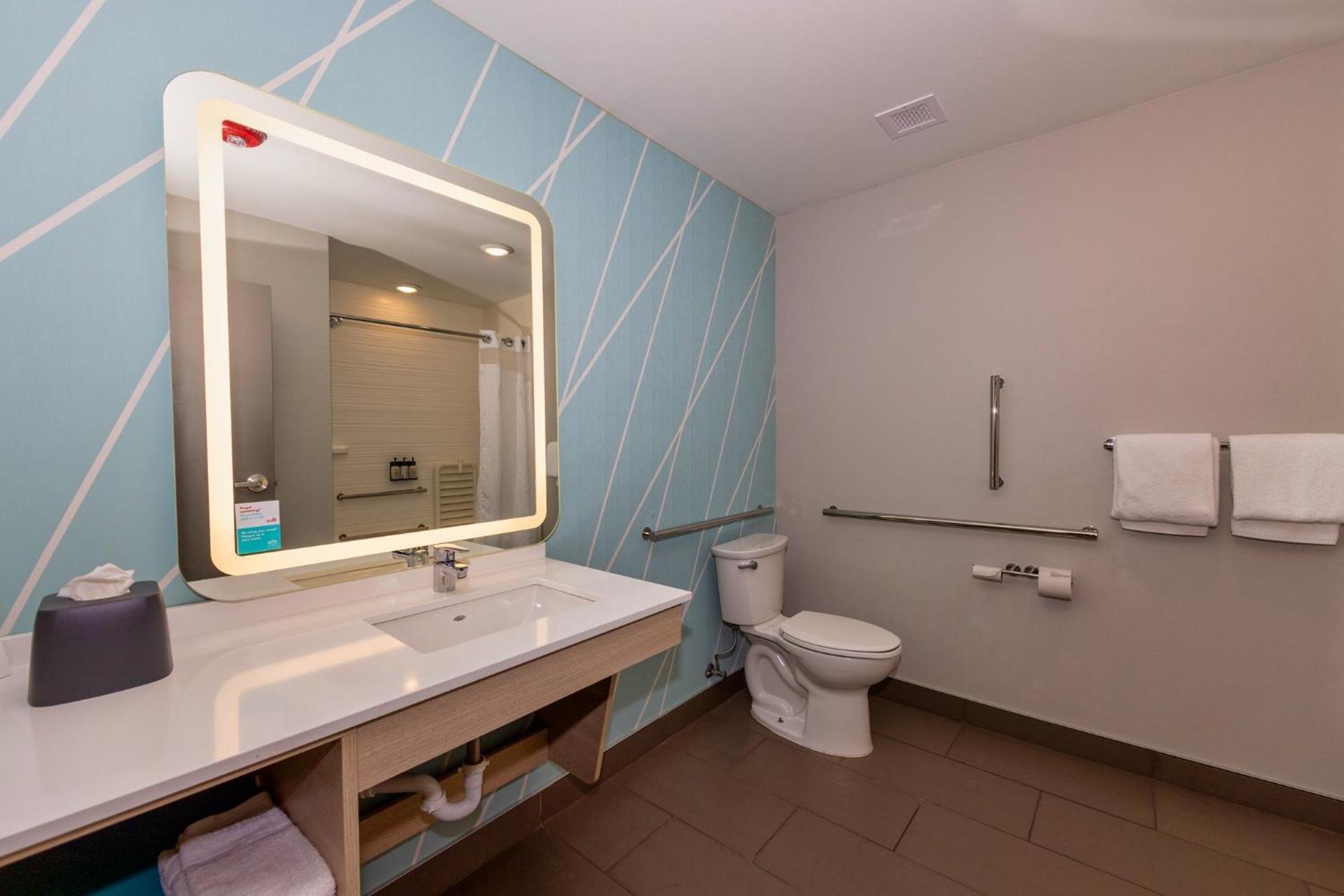 Avid Hotels - Denver Airport Area By Ihg Экстерьер фото