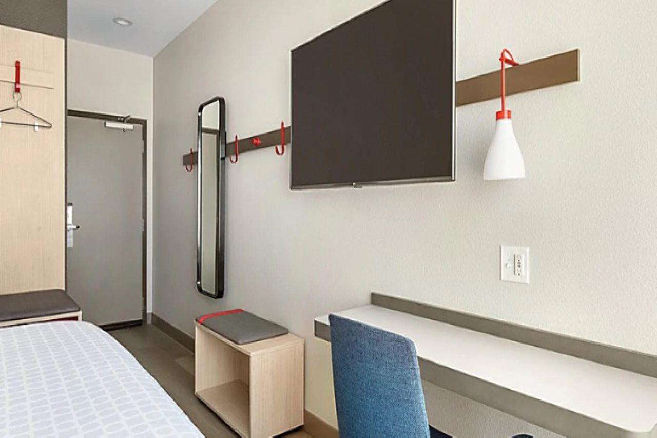 Avid Hotels - Denver Airport Area By Ihg Экстерьер фото